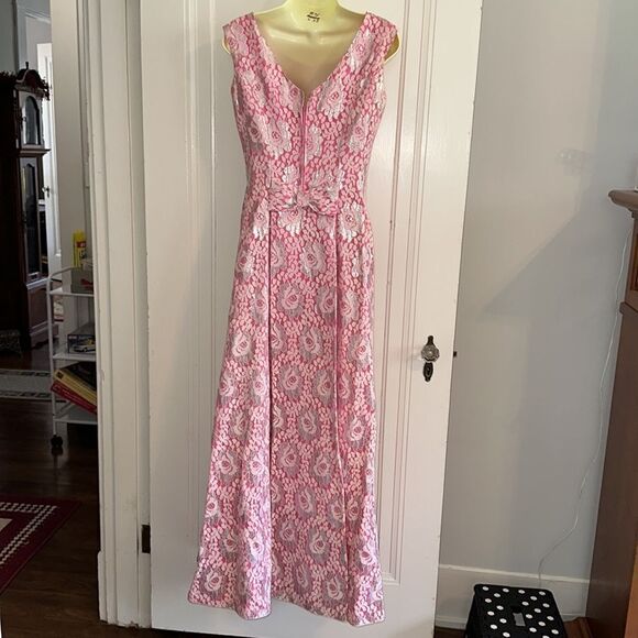 Vtg 60s pink, white & silver lace long dress with beaded & sequined neckline - Picture 6 of 9